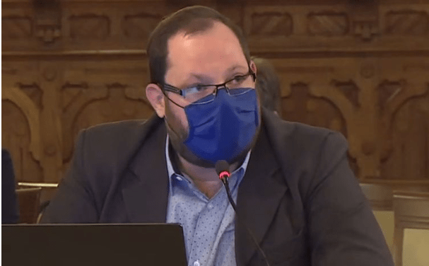 Divattippekellenzéki képviselőktől, avagy a kaposvári slepplegnépszerűbb viseletei