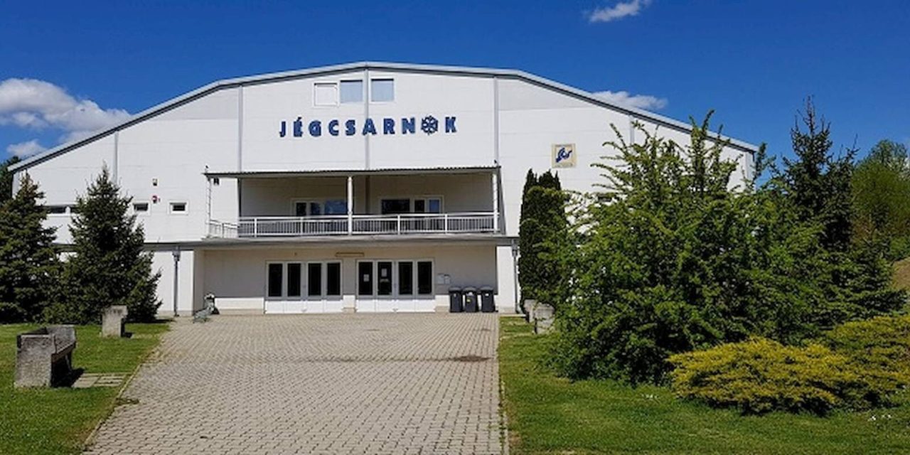 Lőrincz Viktória bezáratná az uszodát és a jégcsarnokot